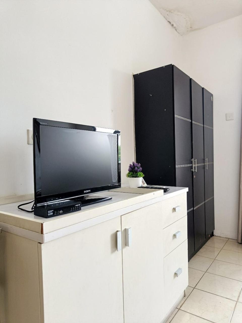 Cozy Studio Room Apartemen Centro City By Nusalink Jakarta Buitenkant foto
