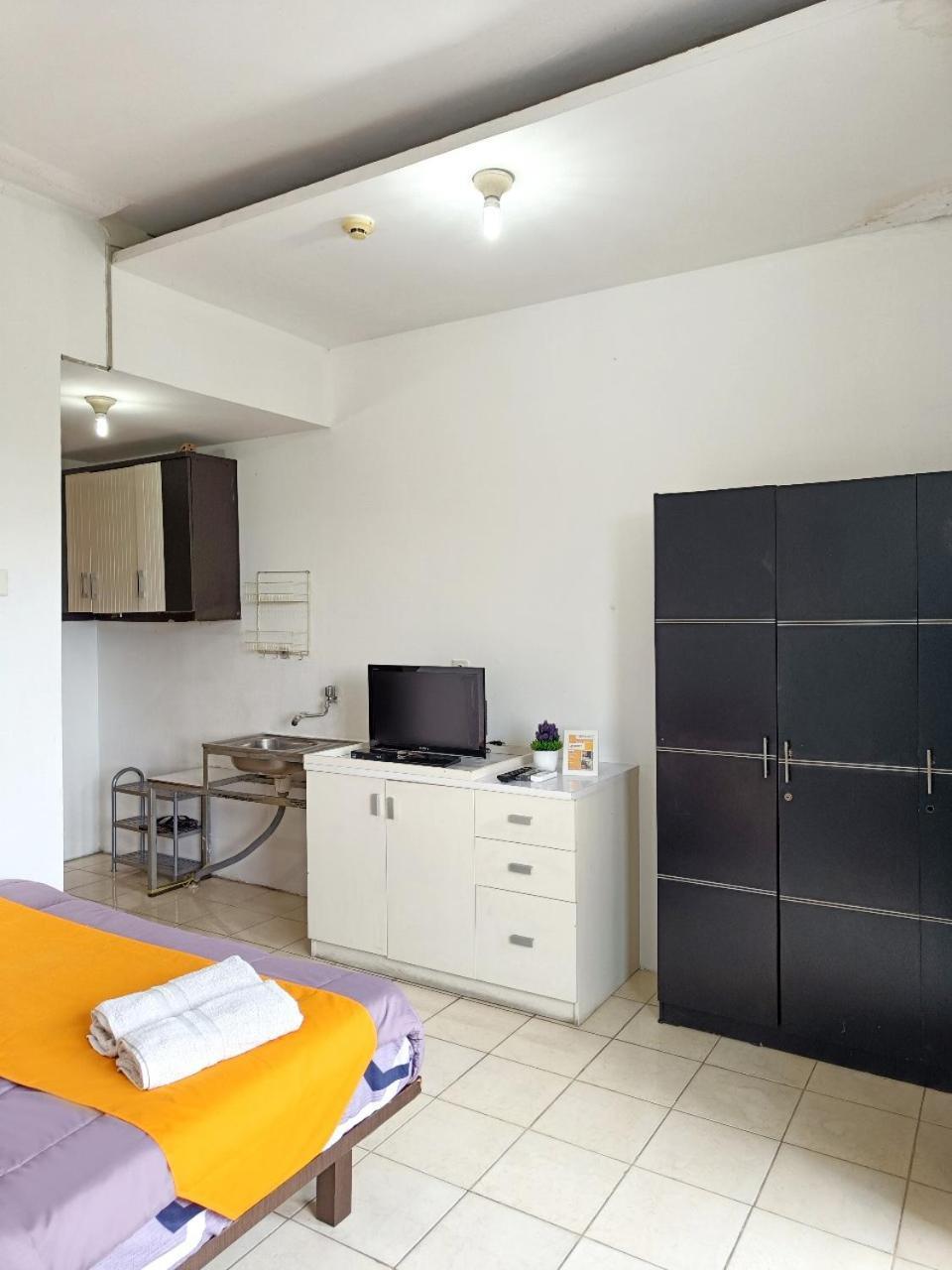Cozy Studio Room Apartemen Centro City By Nusalink Jakarta Buitenkant foto